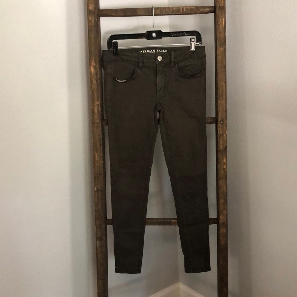 AE Super Stretch soft green jeggings